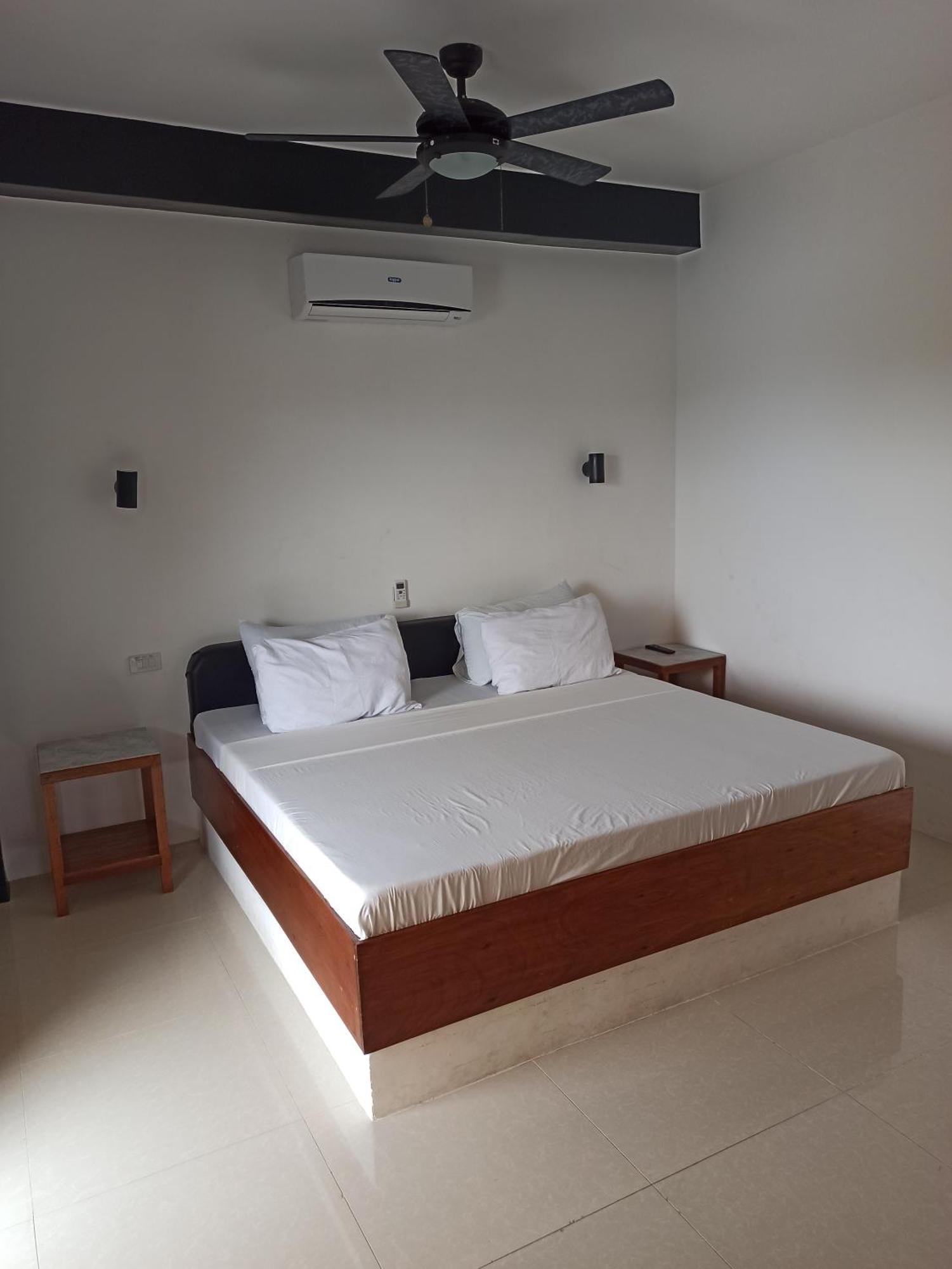 Jalyn'S Resort Sabang بويرتو غاليرا الغرفة الصورة